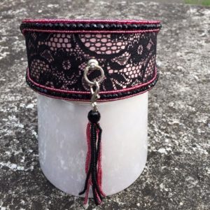 Perlenhalsband-Burleske-schwarz-Hundehalsband-Glasperlen-Massai-Hund-rosa