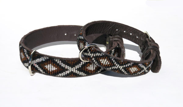 Perlenhalsband-Hundehalsband-Simomilano-Glasperlen-Hund-Afrika-braun-silber-schwarz