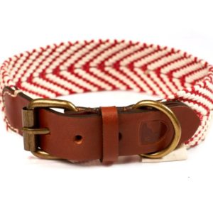 Buddys-Halsband-Hundehalsband-geflochten-bio-peruvian-indian-geschmeidig-Sommer-Sonne-Cap rocat Strawberry-rot-weiss