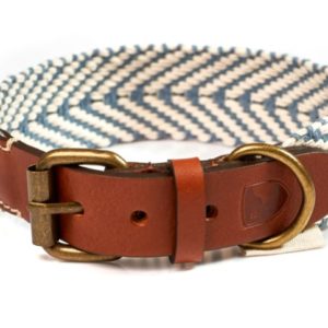 Buddys-Halsband-Hundehalsband-geflochten-bio-peruvian-indian-geschmeidig-Sommer-Sonne-Cap rocat mediterranean-blau-weiss
