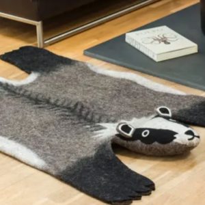 Filz-Filzteppich-Hundeteppich-Kinderteppich-Bettvorleger-fairtrade-handgemacht-biowolle-nepal-katmandu-Dachs-1