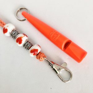 Hundepfeiffe-Pfeiffe-Acme-Made in England-Rueckruf-Hundesport-Arbeit-Pfeiffenband-Perlen-orange-519