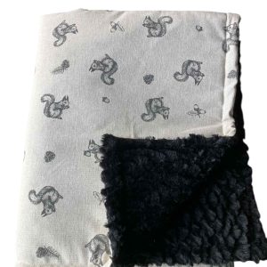 Kuscheldecke-weich-kuschlig-trendig-warm-2 Saison-waschbar-muster-eichhörnchen