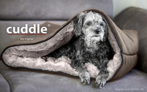 OPEN-cuddle-up-taupe-action factory-schlafsack-hundeschlafsack-hundehoehle-kuschelsack-traumen-schlafen-hund-bett-hundebett-3