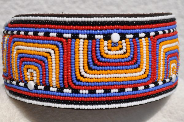 Perlenhalsband-Geflochten-Kenya-Massai-Hundehalsband-blau-orange-rot-gelb-weiss-schwarz