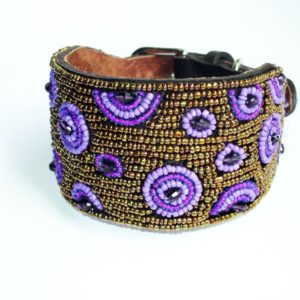 Perlenhalsband-Halsband-Hund-Perlen-Afrika-Kenya-Masai-gold-lila