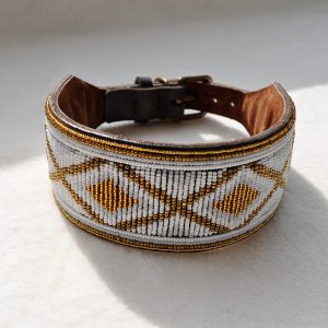 Perlenhalsband-Hundehalsband-Afrika-Kenya-Masia-Handmade-gold-weiss