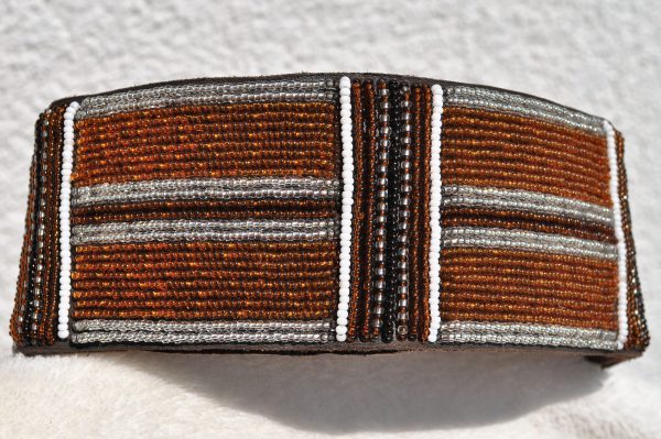 Perlenhalsband-Geflochten-Kenya-Massai-Hundehalsband-braun-silber-weiss