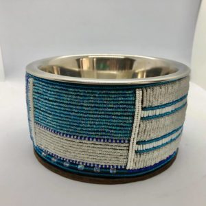Pfoetli Shop-Afrika-Kenya-Masai-Napf-Fressnapf-Hund-Katze-Handarbeit-Perlen-Leder-blau-weiss-1