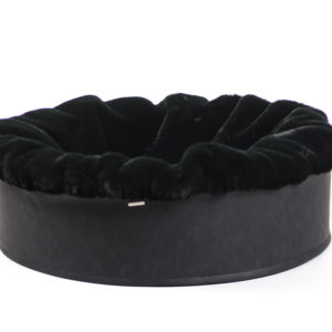 Pfoetli-Shop-BUDDELNEST-Hundebett_Dogspring-eckiges Hundebett-fake fur-Hundetraeume-qualität-Maul Ledermanufaktur-schwarz