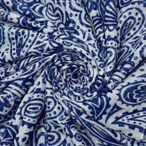 Schal-leichter-Schal-kuschlig-warm-angschmiegsam-geschenk-geschenkidee-winter-Muster-blau-weiss