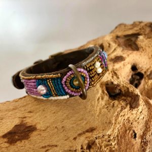Simomilano-Hundehalsband-Perlenhalsband-Afrika-Masai-Handwerk-Kunsthandwerk-Perlen-Ecletico lila