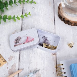 Wrendale-Design-Hannah-Dale-Dose-Blechdose-Minidose-Geschenk-Geschenkidee-liebevoll-illustriert-Wichtelgeschenk-Adventskalender-Katzen