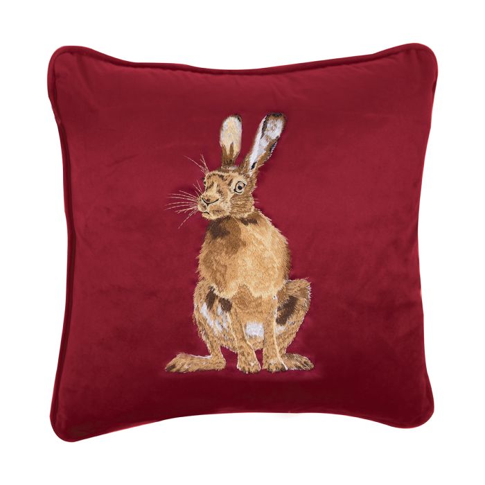 Wrendale Design-Wrendale Design by Hanna Dale-Kissen-Cushion-dekorativ-gemuetlich-Hase-the hare-golden Hour-feldhase-rot