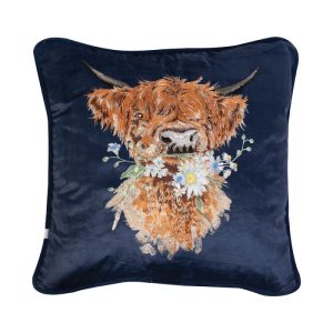 Wrendale Design-Wrendale Design by Hanna Dale-Kissen-Cushion-dekorativ-gemuetlich-Kuh-Rind-Hochlandrind-Schottisches Hochlandrind-Daisy Coo-blau